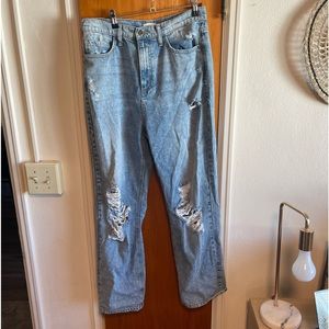 High rise 90’s mom jean